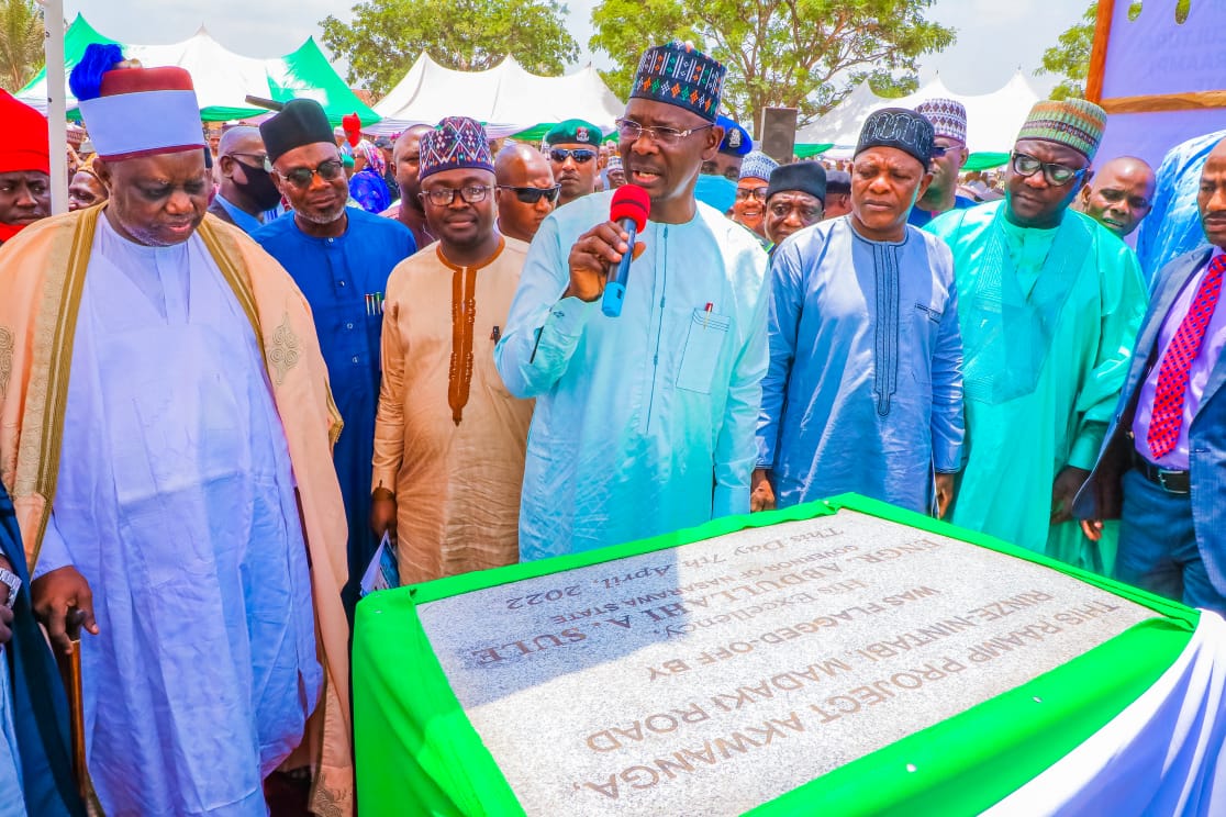 Gov.  Sule flags off 966km FG/World Bank assisted rural road project