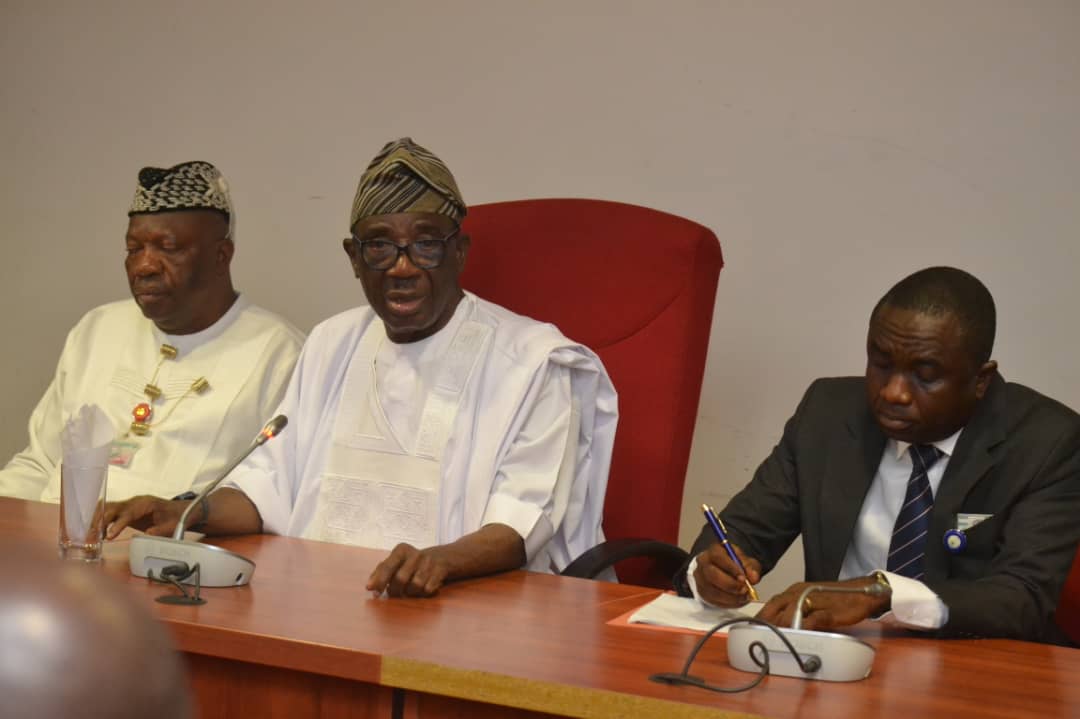 Senator  Fadahunsi attributes Naira fall to border closure