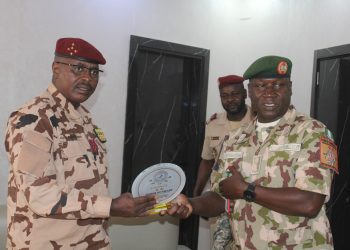 MNJTF Force  Commander pays Familiarization Visit to  Chadian  Defwnce Leadership to Strengthen  Collaboration