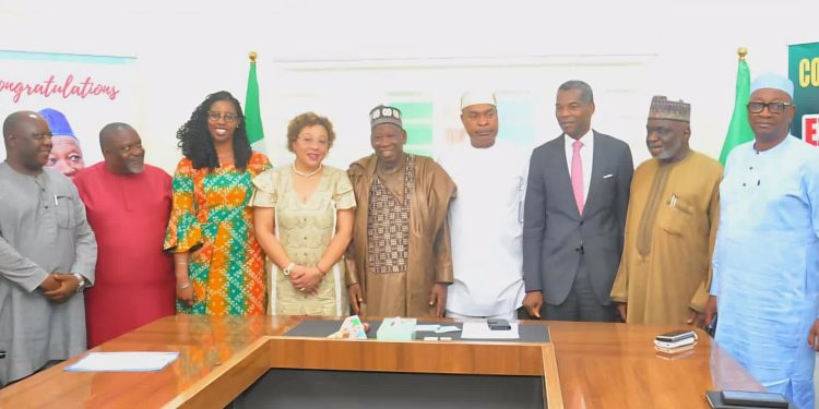 FG Moves to Integrate Traditional & Modern Medicine   … Inaugurates Committee on Phytomedicine Value Chain