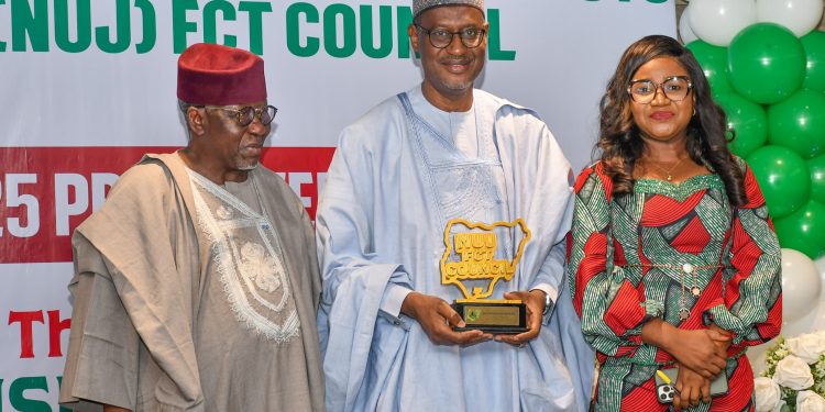 Minister of Housing Declares Housing Estate for FCT NUJ a Reality 