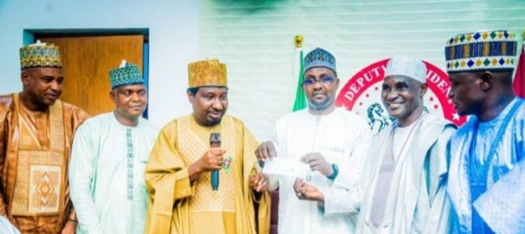 Barau pays Ex-Kano Municipal LG Chair’s N7m Entitlements Withheld By State Govt