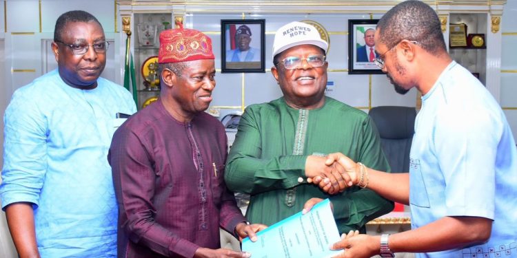 Tinubu’s Legacy Projects: FG Signs Four New Road Sections