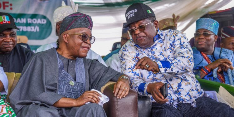 Umahi Assures Timely Completion of Osun–Oyo Road Projects, Defends Infrastructure Borrowing
