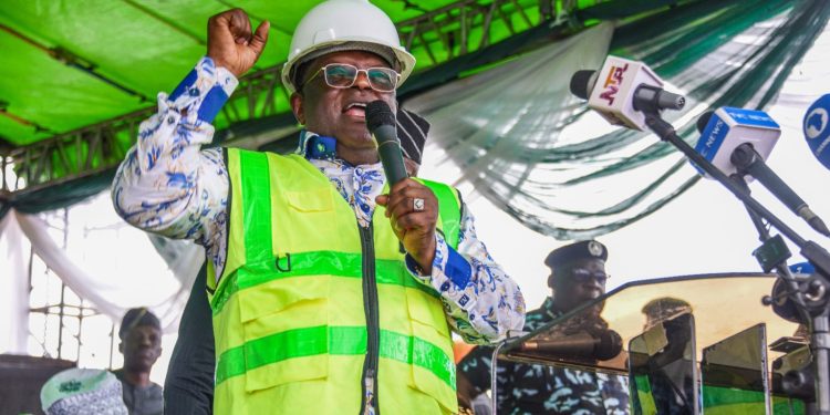 Umahi Assures Timely Completion of Osun–Oyo Road Projects, Defends Infrastructure Borrowing