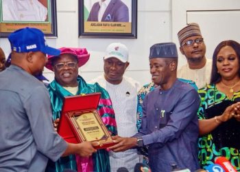 Nigerian Students Recognise Umahi’s Exploits as Works Minister, Honour Him as Grand Patron