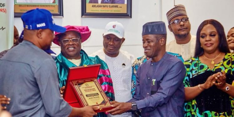 Nigerian Students Recognise Umahi’s Exploits as Works Minister, Honour Him as Grand Patron